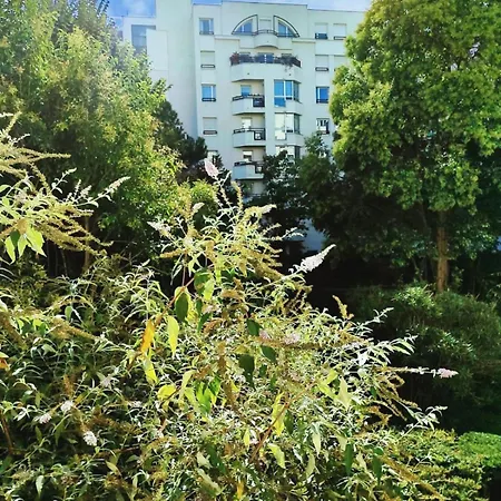 Near Buttes Chaumont Daire Paris